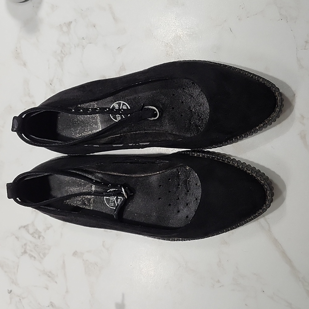 TUK Black Pointed Ballet Ankle Strap Creeper